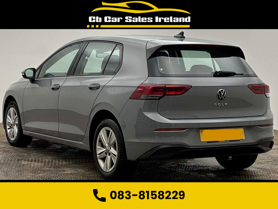 2023 Volkswagen Golf - image 3