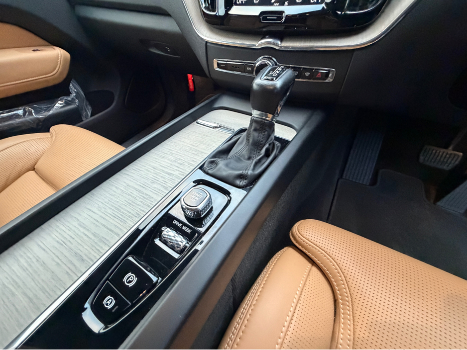 2020 Volvo XC60 2.0 Inscription D4 AWD 190HP Auto Top Spec €37,995