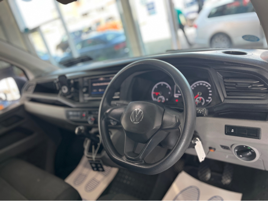 2021 Volkswagen Transporter - image 11