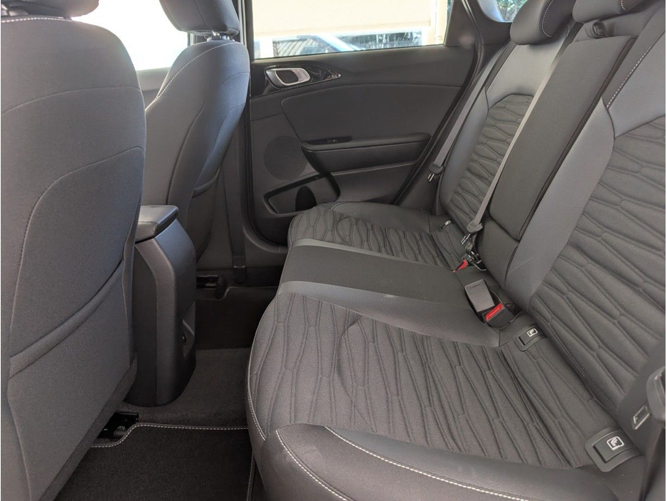 2026 Kia Ceed - image 8