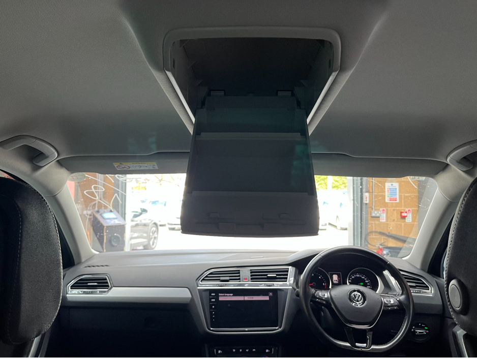 2018 Volkswagen Tiguan - image 16