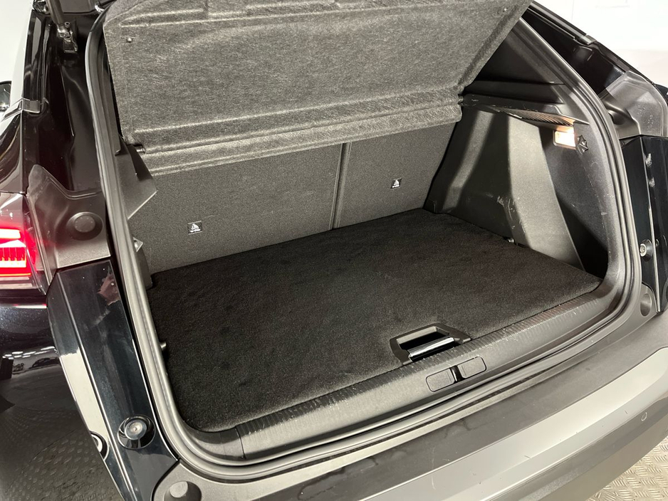 2025 Peugeot 2008 - image 12