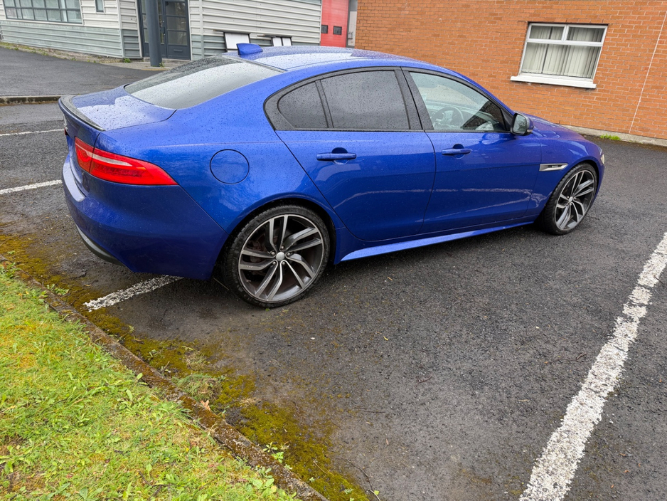 2017 Jaguar XE - image 8