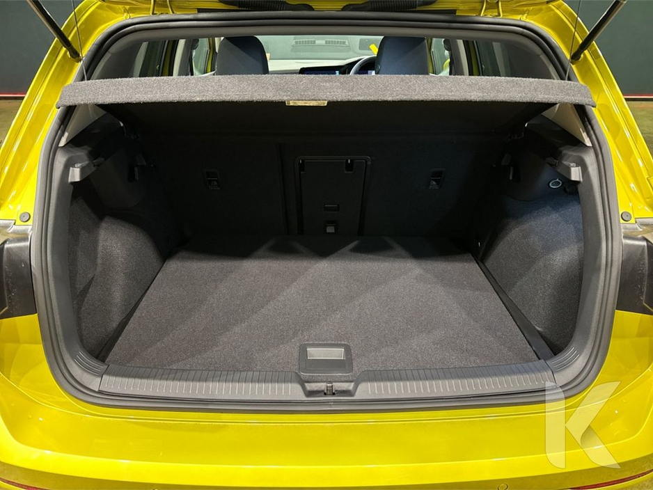2024 Volkswagen Golf - image 12