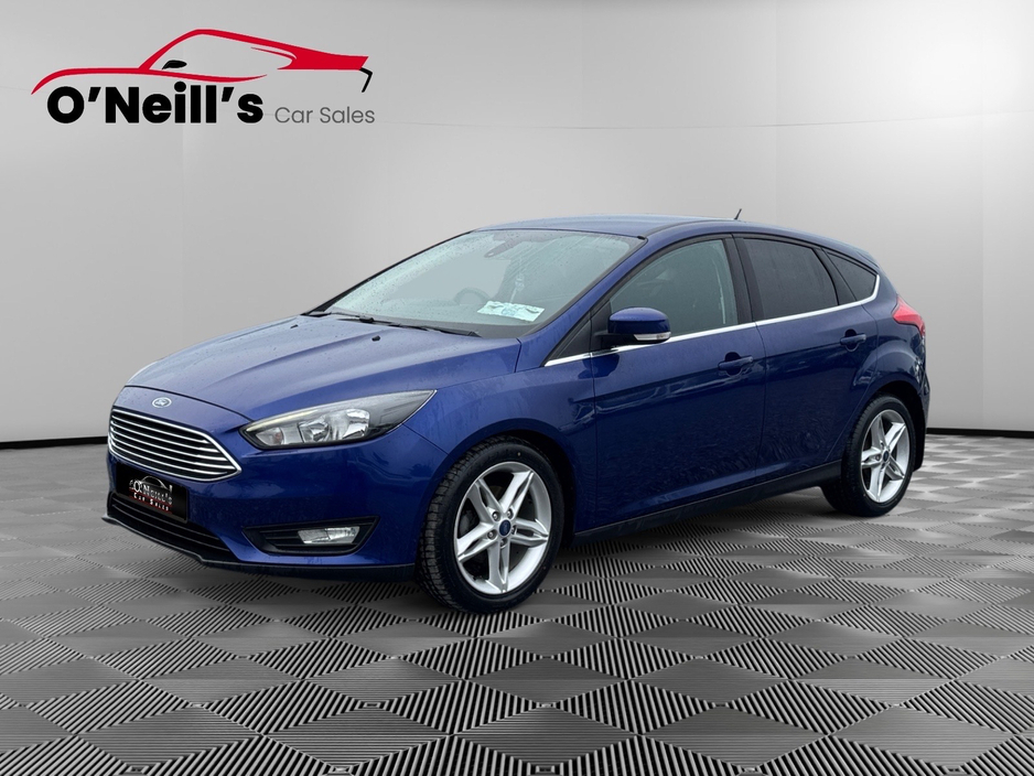 2016 Ford Focus - image 5