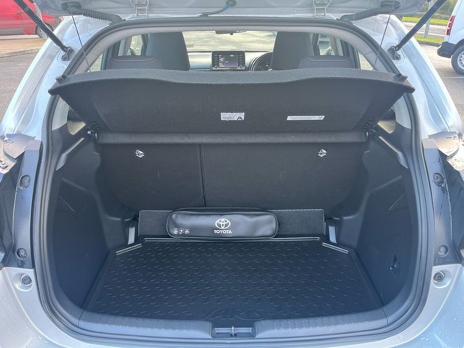 2021 Toyota Yaris 1.0 LUNA 4DR