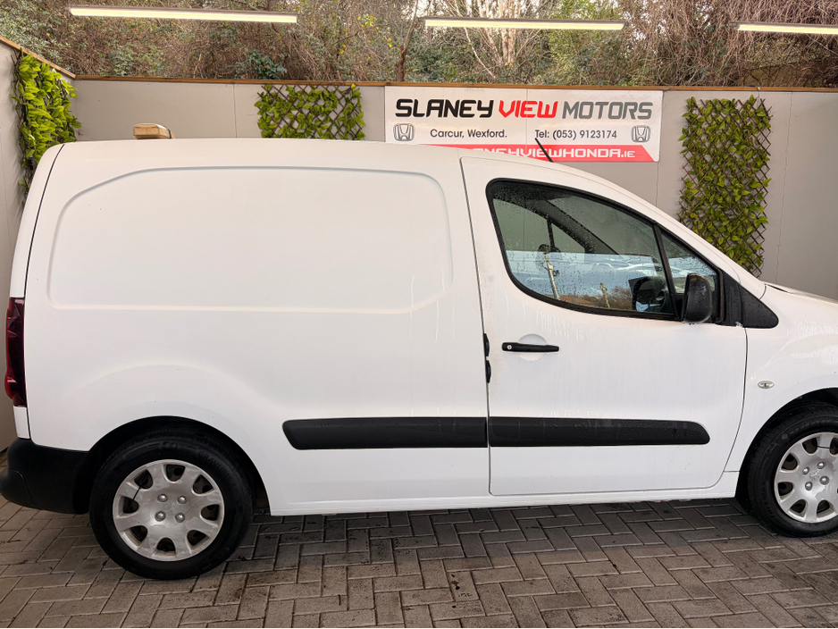 2017 Peugeot Partner PROFESSIONAL 1.6 BLUE HDI 75 3 €6,590