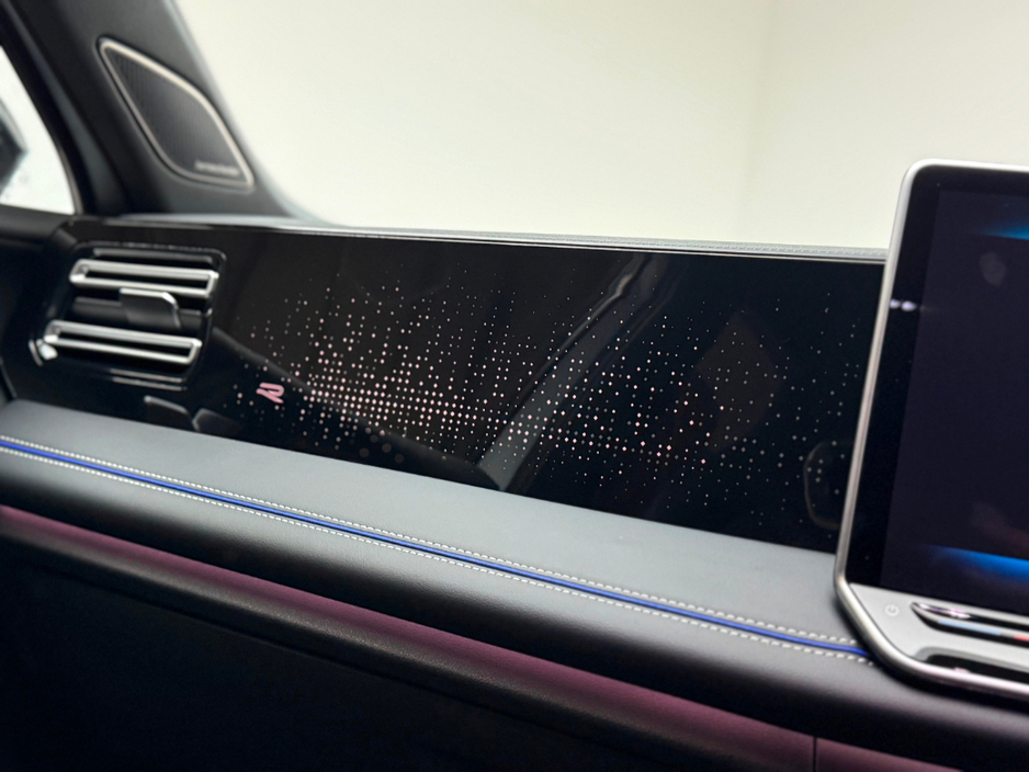 2025 Volkswagen Tiguan - image 25