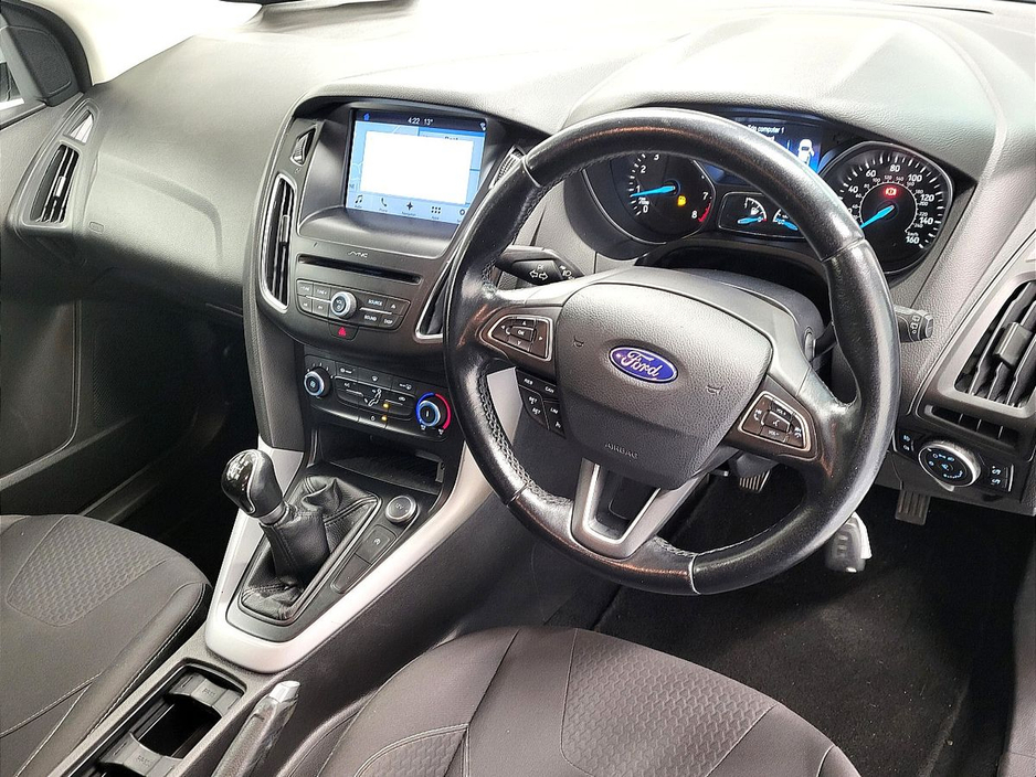 2018 Ford Focus - image 6
