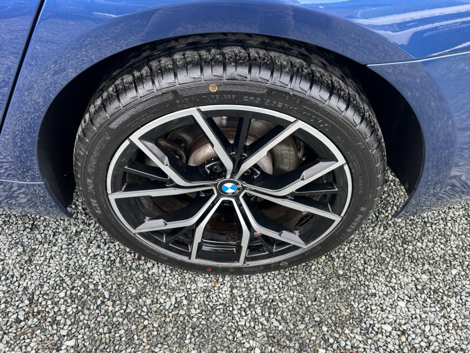 2021 BMW 5 Series - image 10