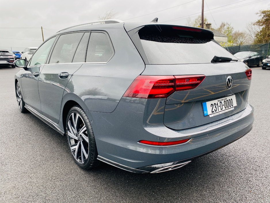 2023 Volkswagen Golf - image 9