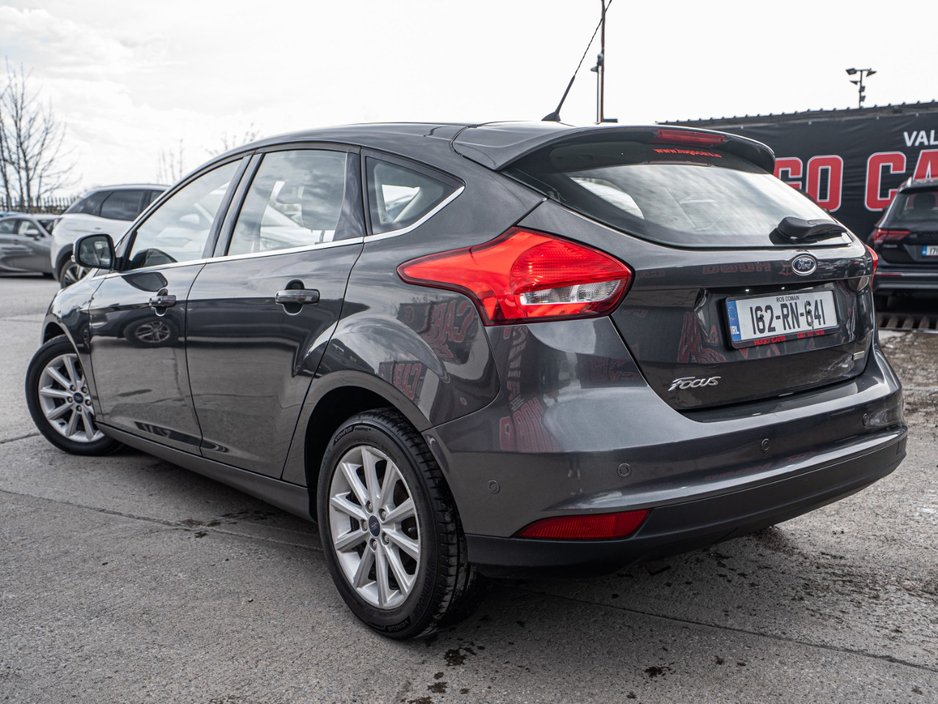 2016 Ford Focus - image 3