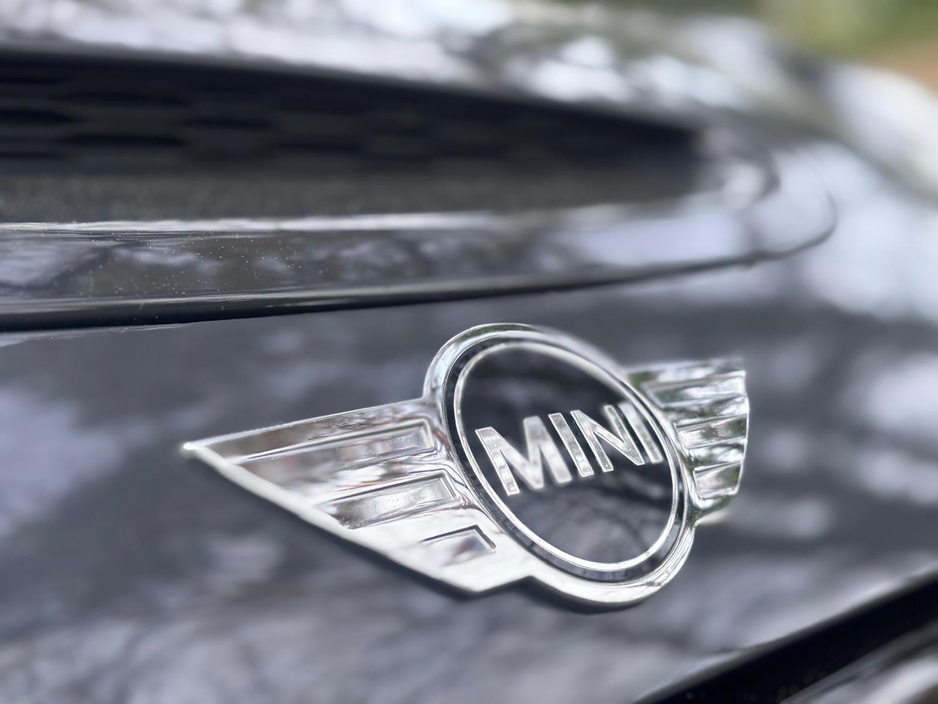 2017 MINI Hatch - image 10