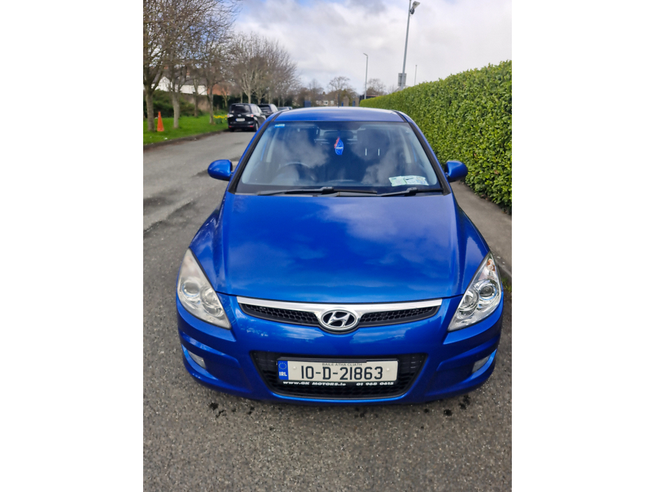 2010 Hyundai i30 - image 2