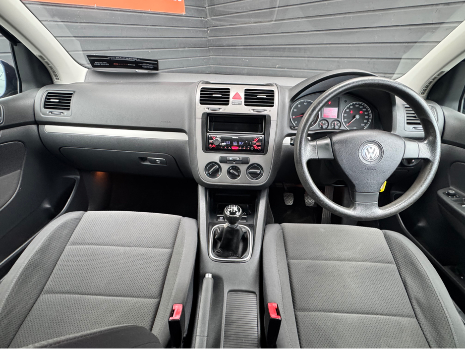 2007 Volkswagen Golf - image 13