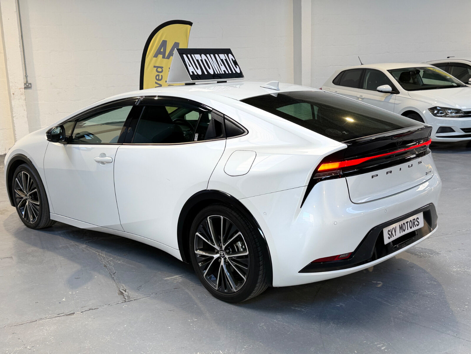 2023 Toyota Prius - image 11