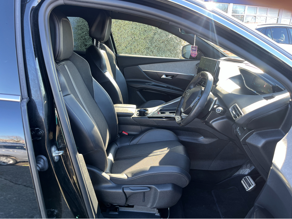 2024 Peugeot 3008 - image 9