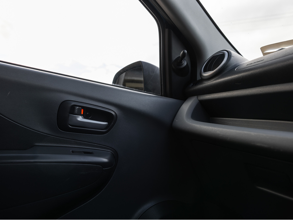 2014 Suzuki Alto - image 17