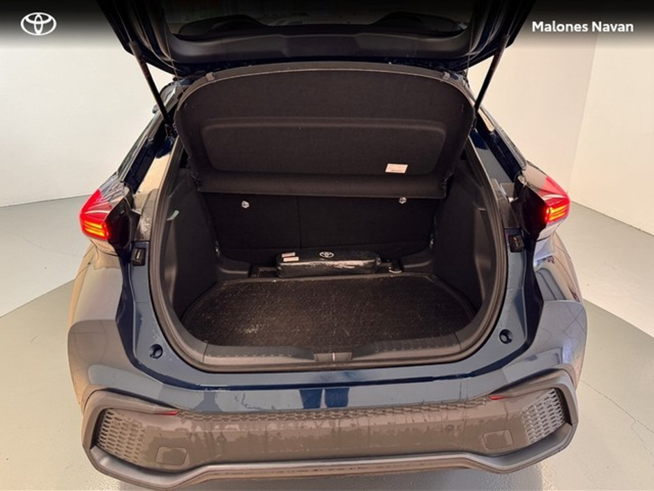 2024 Toyota C-HR - image 10