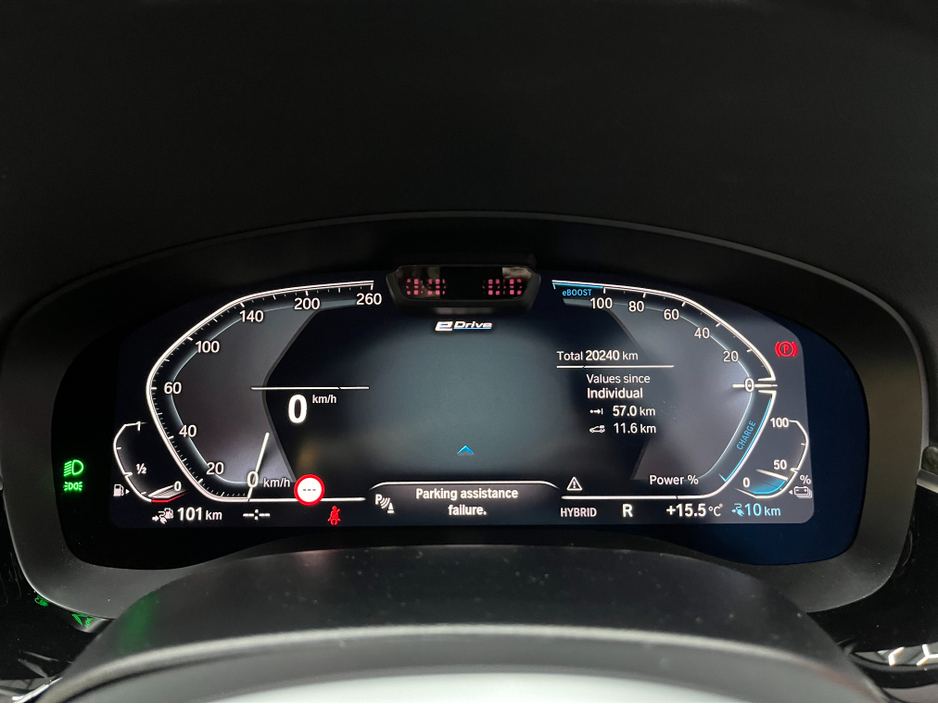 2021 BMW 5 Series - image 23