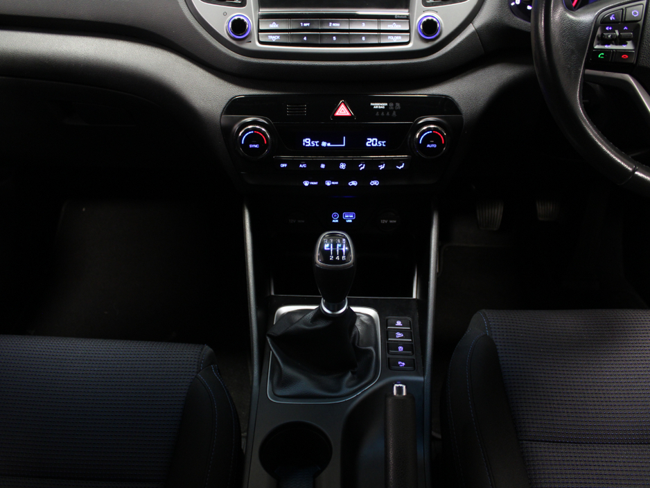 2017 Hyundai Tucson - image 16