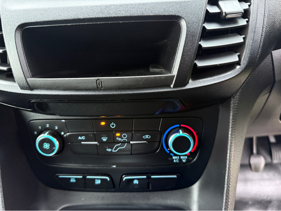 2019 Ford Transit Connect LWB 1.5 DIESEL LOW MILEAGE €9,950