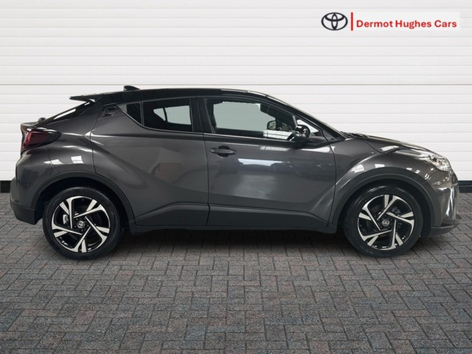 2023 Toyota C-HR - image 3