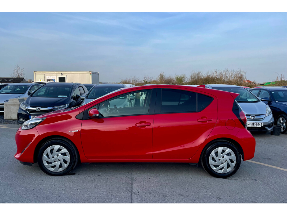 2019 Toyota Aqua - image 6