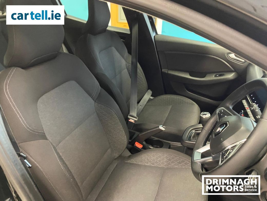 2022 Renault Clio - image 17