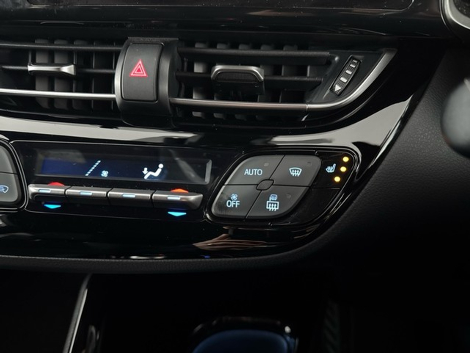 2023 Toyota C-HR HYBRID SPORT €30,950