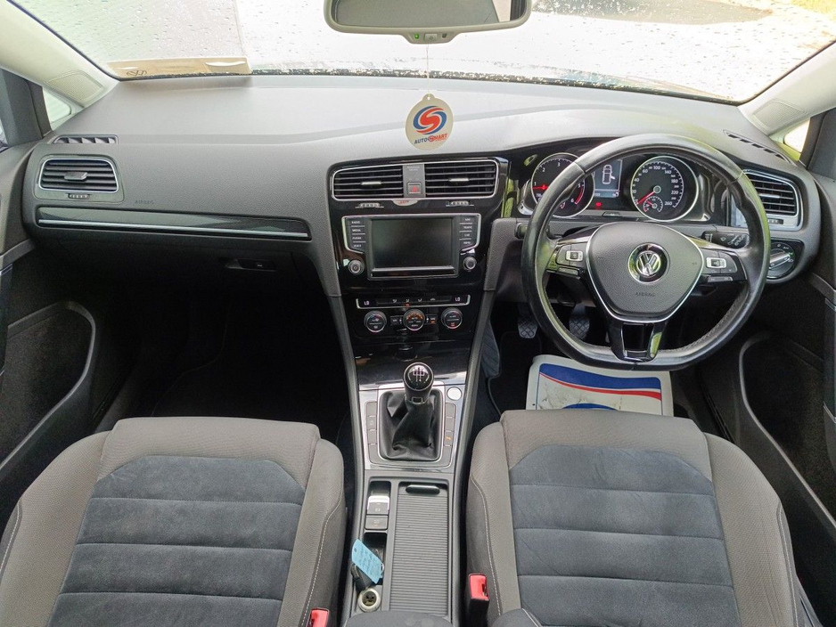 2016 Volkswagen Golf - image 4