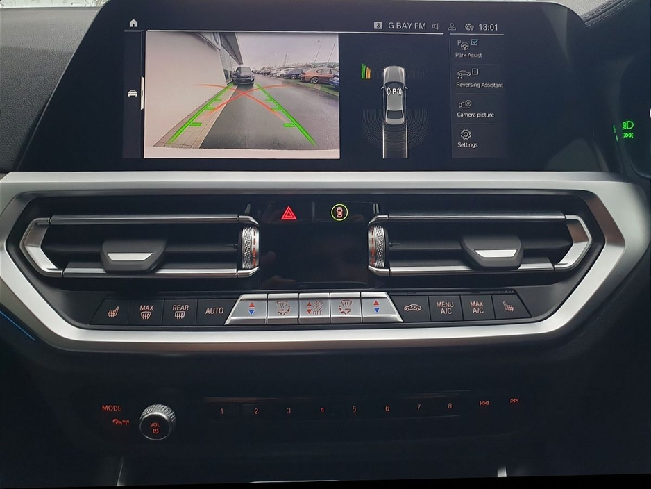 2022 BMW 3 Series - image 19