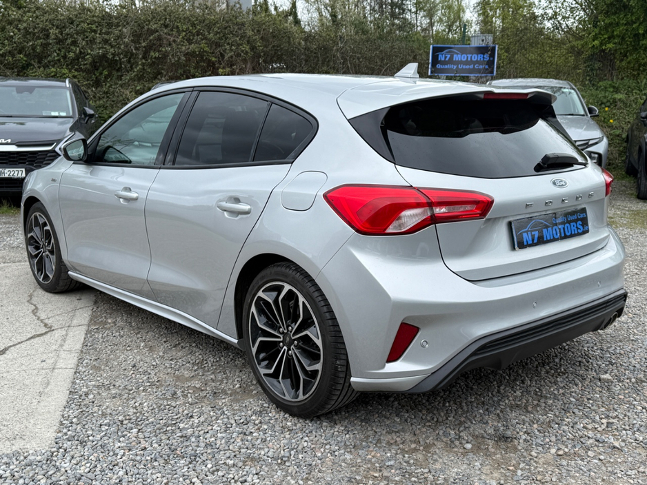 2021 Ford Focus - image 5