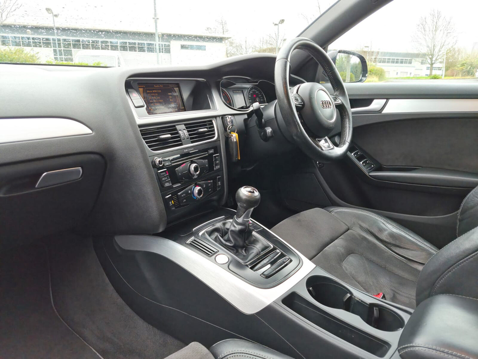 2015 Audi A4 - image 13