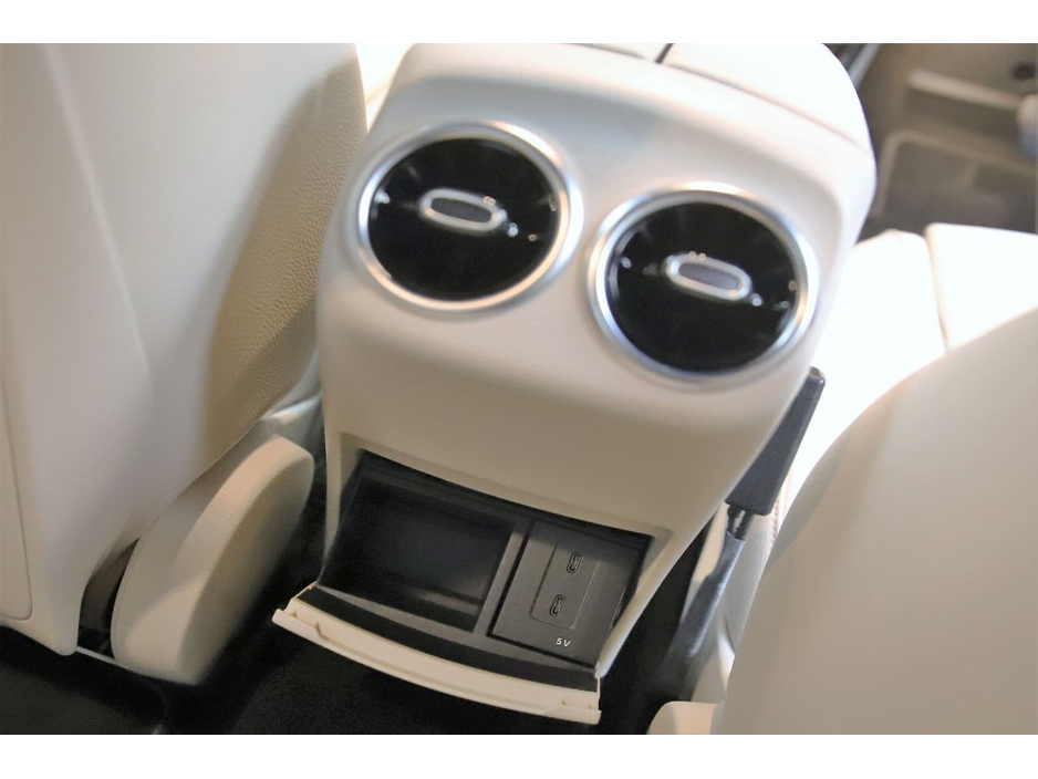 2020 Mercedes-Benz CLA Class - image 24