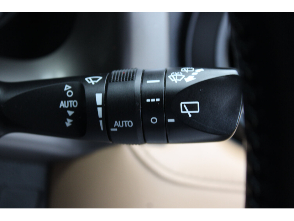 2017 Toyota Rav4 - image 28