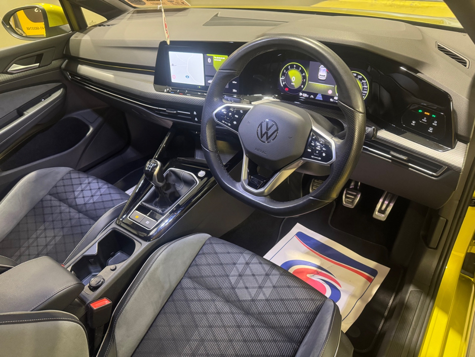 2024 Volkswagen Golf - image 12