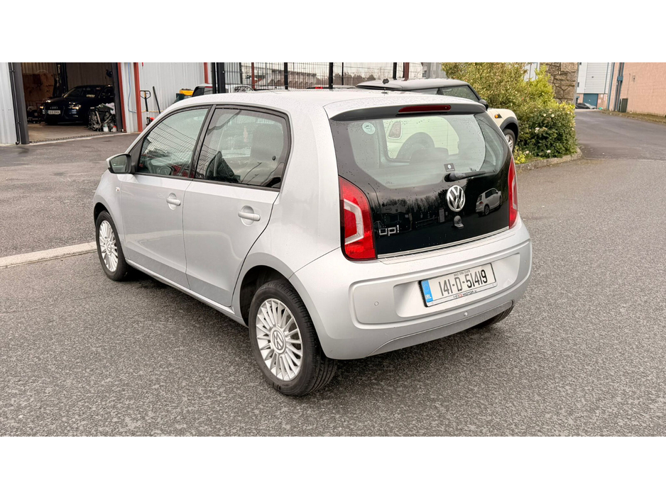 2014 Volkswagen up! - image 4