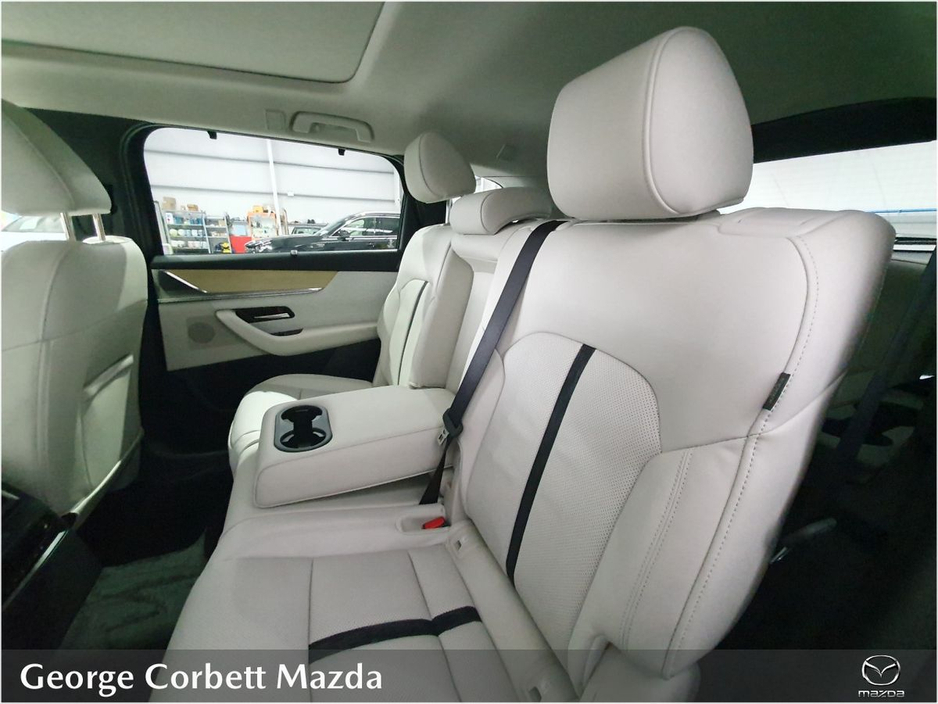 2026 Mazda CX-80 - image 9