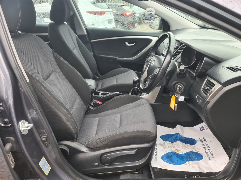 2016 Hyundai i30 - image 8