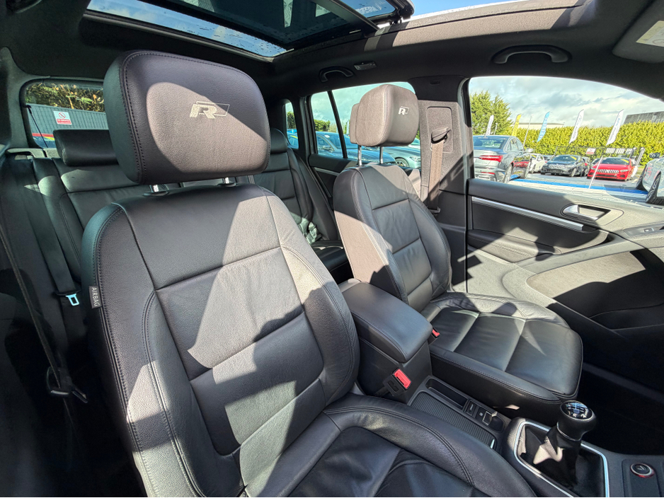 2016 Volkswagen Tiguan - image 14