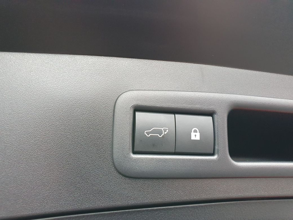 2019 Lexus UX 250 H - image 22