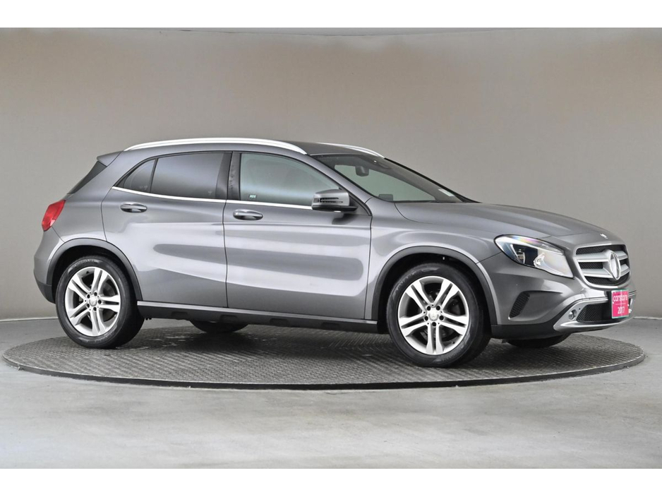 2017 Mercedes-Benz GLA Class GLA 180 *HALF LEATHER*REVERSE CAM*PARK SENSORS* €20,990
