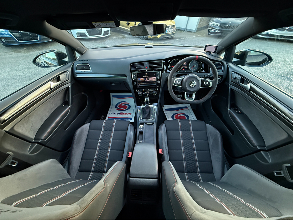 2016 Volkswagen Golf - image 13