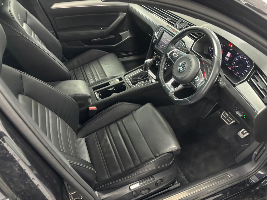 2017 Volkswagen Passat - image 6