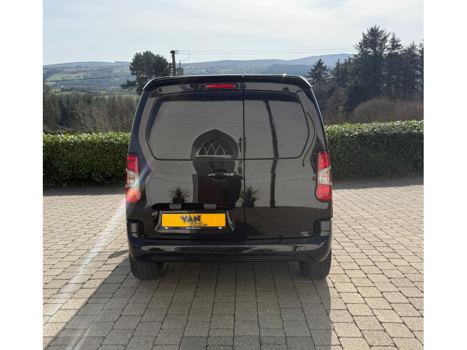 2019 Peugeot Partner - image 6