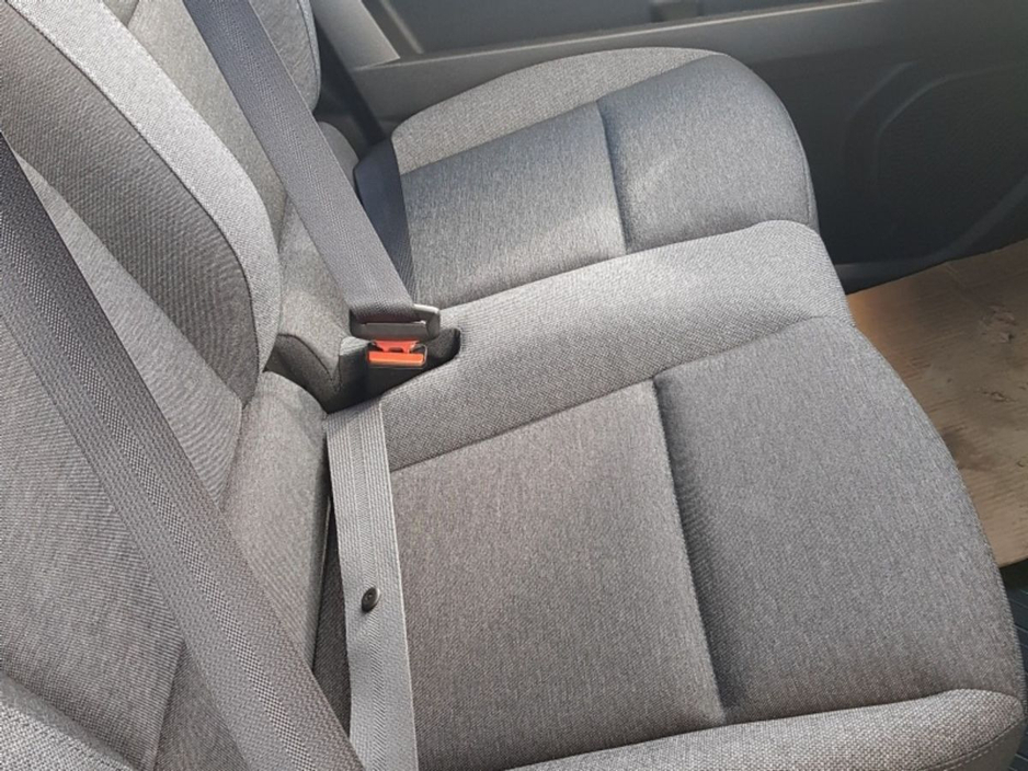 2026 Renault Master - image 17