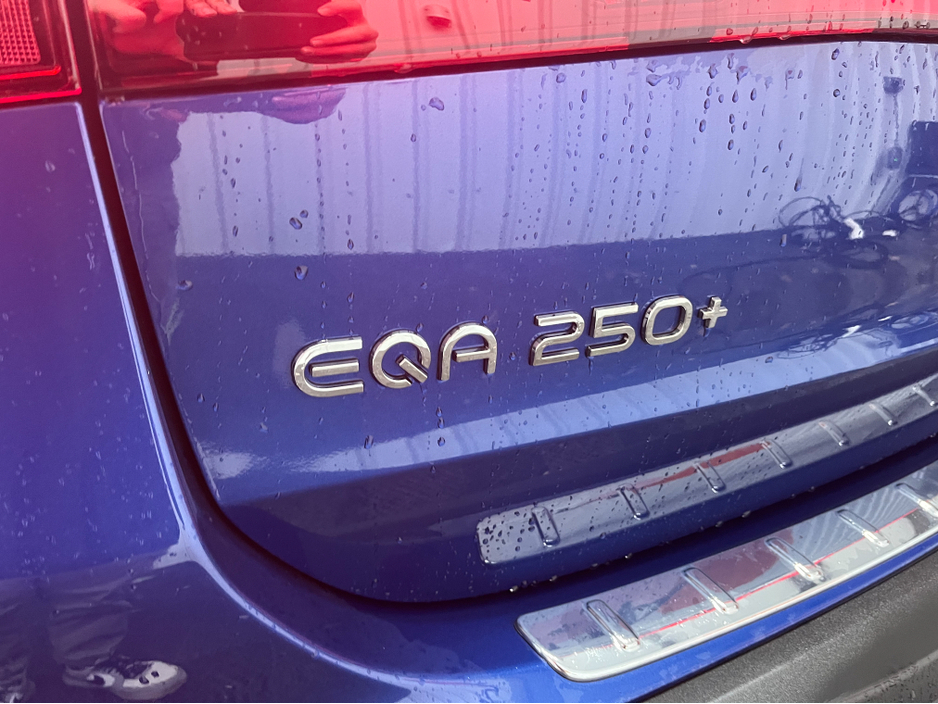 2025 Mercedes-Benz EQA - image 8
