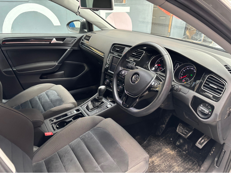 2016 Volkswagen Golf - image 6