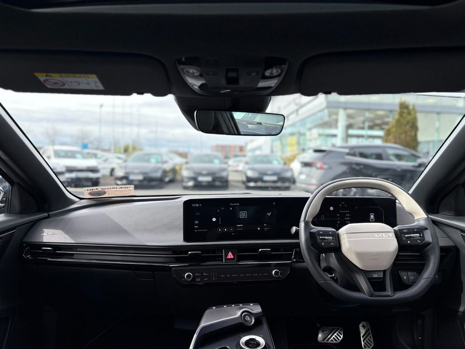 2025 Kia EV6 - image 6